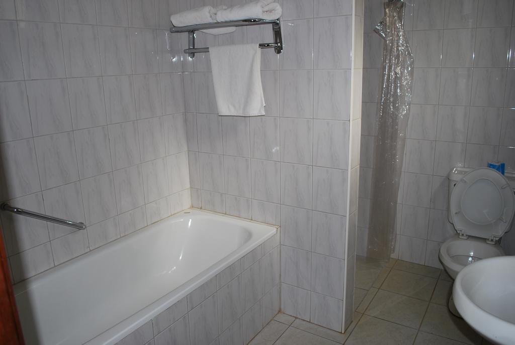 Parkview Inn Moshi Oda fotoğraf